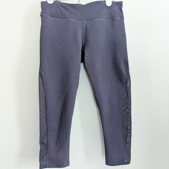 Fabletics Cropped Gray Mesh Panel Leggings - Picture 1 of 2